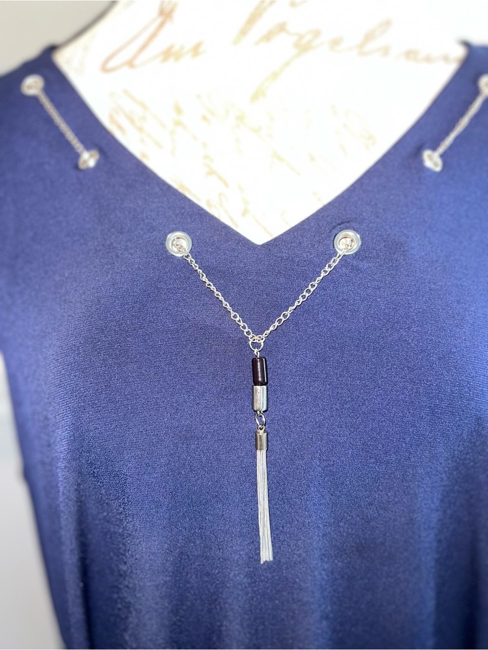Catherines Navy Blue Embellished V-Neck Sharkbite Tunic Top Size 3X - Picture 2 of 10